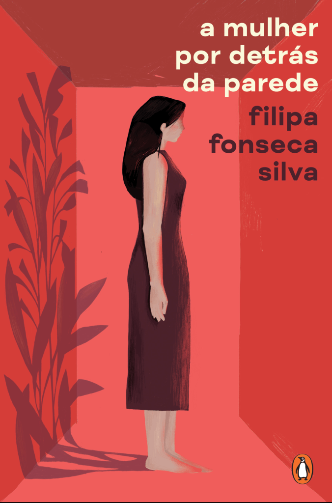 mulher por detrás da parede